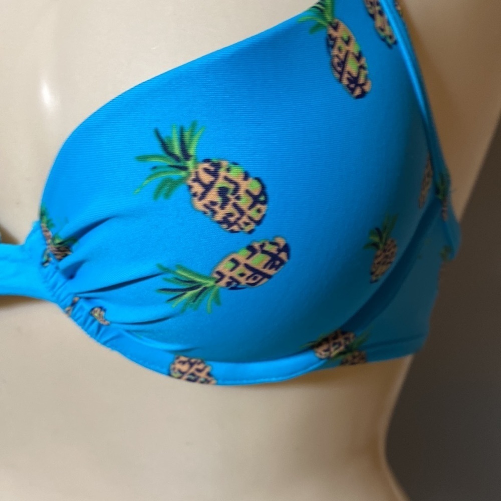 Aerie pineapple print bikini top​​​​ - Picture 2 of 5